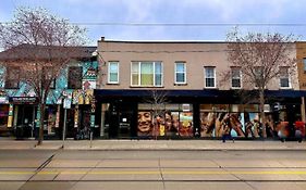 Dundas Apartments&Suites
